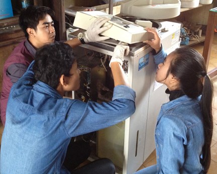 Cambodia_BMET_Team_Work