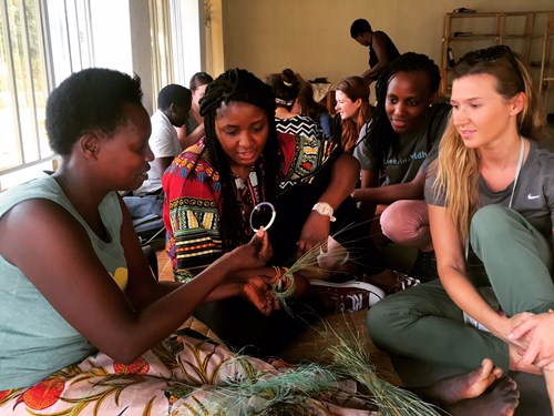 Visiting_Womens_Co-Op